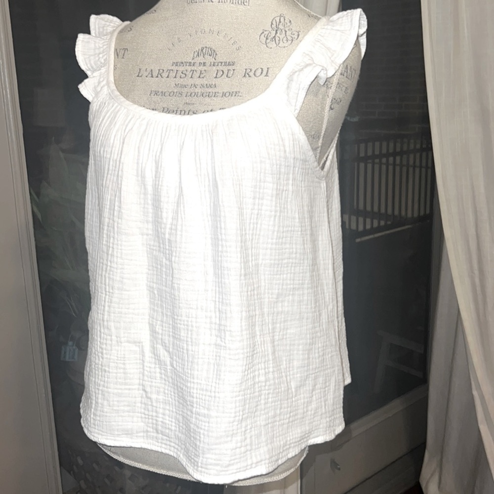 P cill with love white flutter sleeve sleeveless tank dainty shirt small women’s